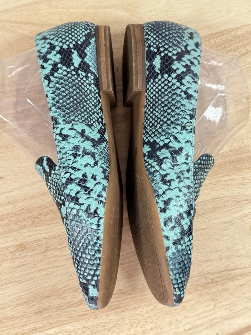 Gianni Bini Turquoise Teal Snakeskin Loafers‎ Flats Leather Size 8